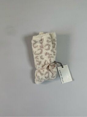 Barefoot Dreams Women's CozyChic Barefoot In The Wild Socks